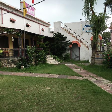 Hotel Heritage Sanyam Nāhan Екстериор снимка