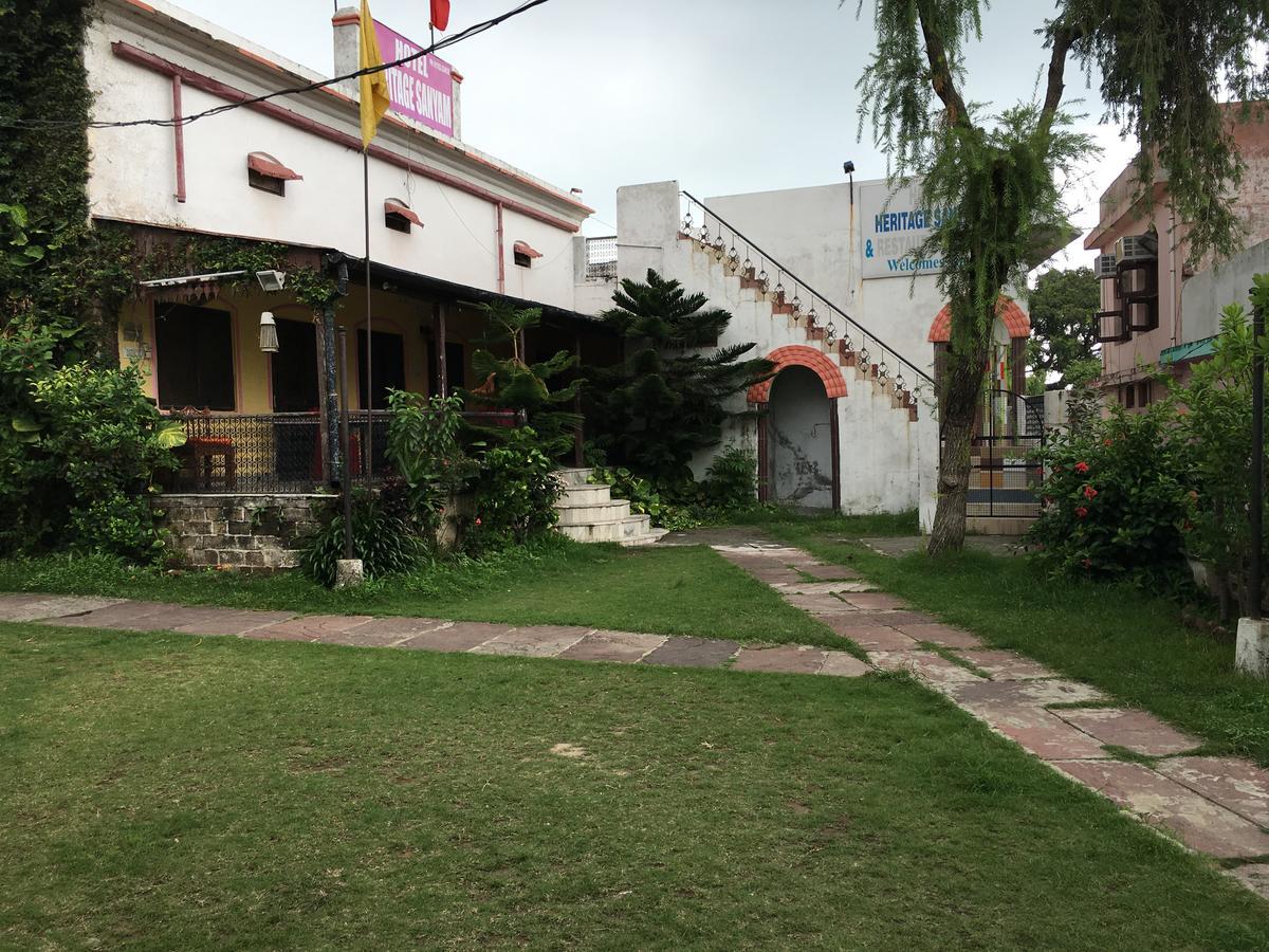 Hotel Heritage Sanyam Nāhan Екстериор снимка