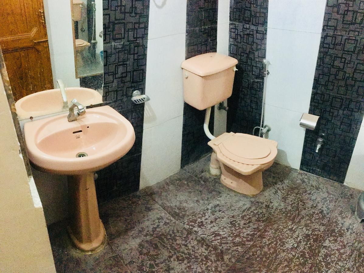 Hotel Heritage Sanyam Nāhan Екстериор снимка