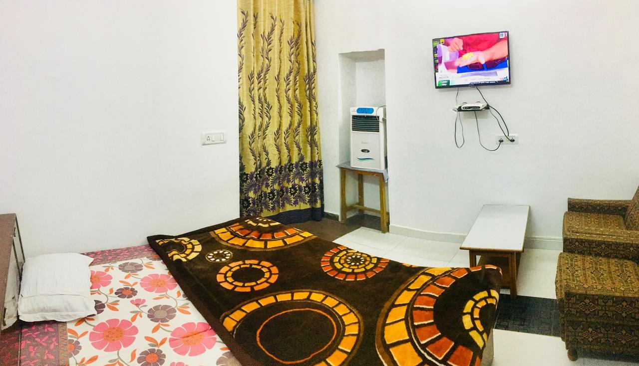 Hotel Heritage Sanyam Nāhan Екстериор снимка